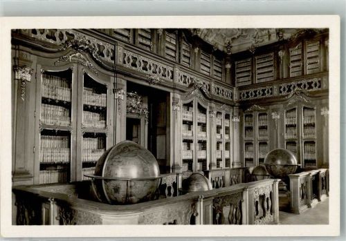 Kromeriz Büchersaal mit historischem Globus