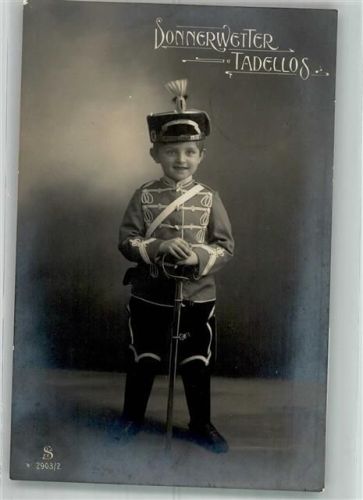 1912 Kleiner Junge in Husarenuniform