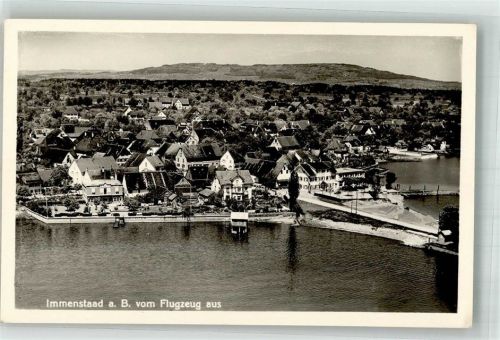 Immenstaad Fliegeraufnahme des Ortes mit Hafen