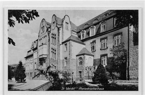 St. Wendel. ein Blick auf das Marienkrankenhaus. Feldpost, Stempel von 1943. Leichter Stempeldurchdruck, leicht bügig, sonst gut erhalten
