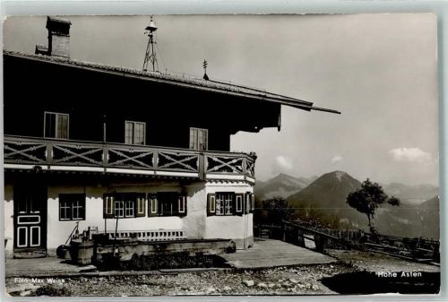 Hohe Asten Gebrauchsspuren Gasthaus Hohe Asten Wassertrog Fass Glocke Hüttenstempel