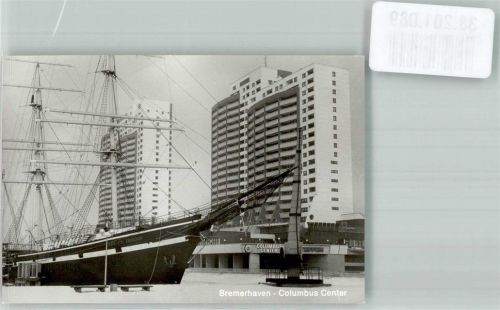 Bremerhaven Segelschiff Seute Deern mit Columbus Center Foto Original aus Archiv eines Ansichtskartenverlags