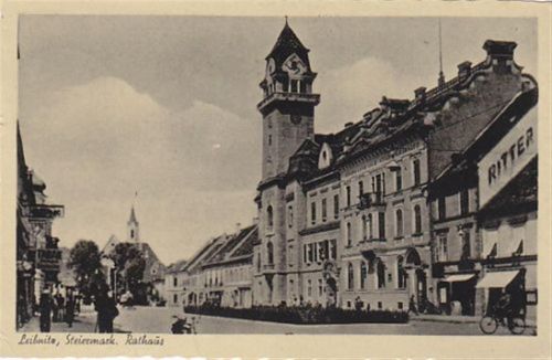 Leibnitz Rathaus, gelaufen 1943, kleiner Knick unten mitte, sonst gut erhalten.