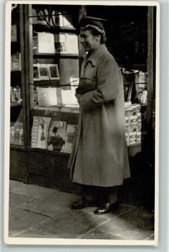 Wien 1. Bezirk, Innere Stadt Buchladen Zeitschrift Illustrierte Kaufhaus 1950 Privatfoto AK