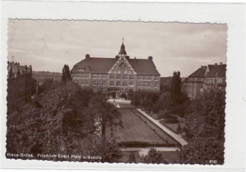 Riesa Riesa - Gröba mit Friedrich Ebert Platz und Schule gelaufen von 1929. Leicht bügig, sonst gut erhalten.