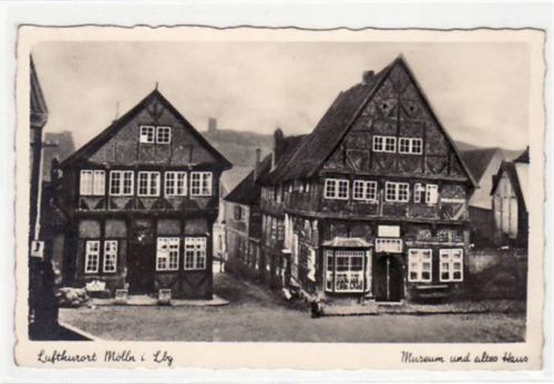 Mölln mit Museum u. altes Haus ungelaufen Leicht fleckig, sonst gut erhalten