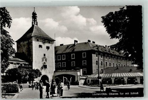 83410 W8229 Laufen , Salzach - Oberes Tor mit Schloß Radfahrer