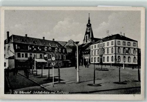 St. Wendel Schloßplatz Rathaus Parkverbotsschild Brunnen