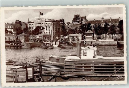 Lorient Hafen le Bateau de Port Louis et la Chambre de Commerce Dampfer