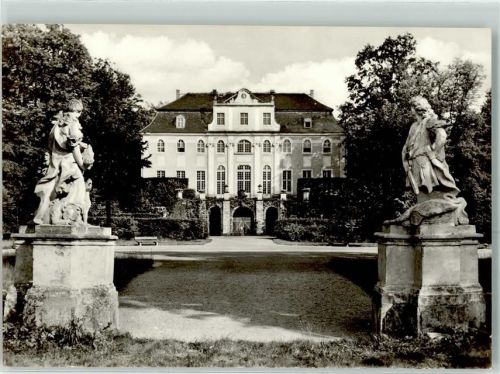 Neschwitz Ehem. Schloß Vogelwarte Skulpturen