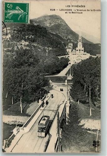 Lourdes les Pyrenees l`Avenue de la Grotte et la Basilique Straßenbahn