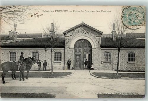 Fresnes 1906 Prison de Fersnes Porte du Quartier des Femmes Uniform Gefängnis