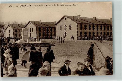 Soissons une prise d`Armes a la Caserne Jeanne d`Arc