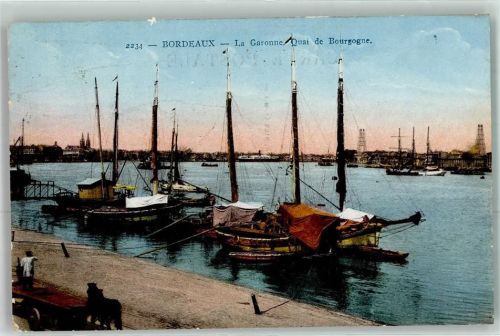 Bordeaux la Garonne Quai de Bourgogne Fischerboot