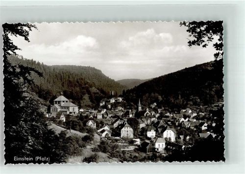 Elmstein mit Kath. Kirche Herz Mariä und Ev. Kirche Elmsteiner Tal