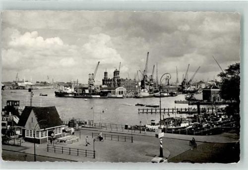 Amsterdam Hafenansicht Verladekran Schiff Trockendock Motorrad