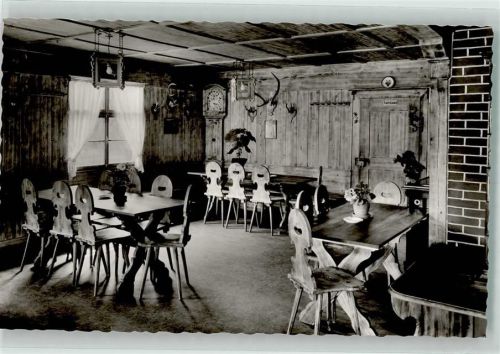 Vöhrenbach Gasthaus zur Talsperre Linchtalsperre 800 m Gastraum Holz Blumen Geweih Standuhr