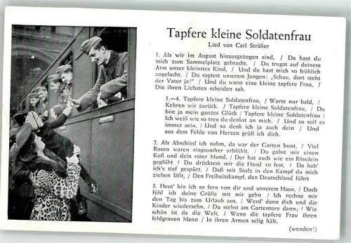 Frau verabschiedet sich am Bahnsteig von ihrem Mann Text des Liedes Tapfere kleine Soldatenfrau von Carl Sträßer Verlag Robert Franke Fotograf Beck