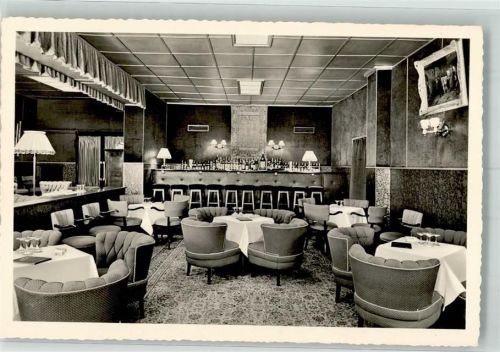 Bar und Salon in einem Hotel Andruck
