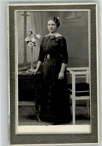 Gröbersdorf Ort lt. Fotograf E.de Planque Frau