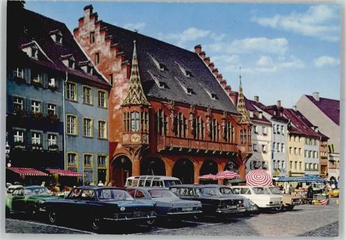 Freiburg Das Historische Kaufhaus Autos Marktszene