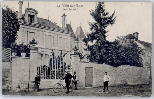 La Ville-aux-Bois Schloss