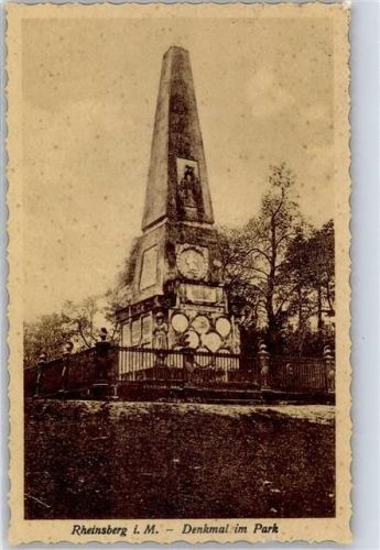 Rheinsberg Denkmal im Park