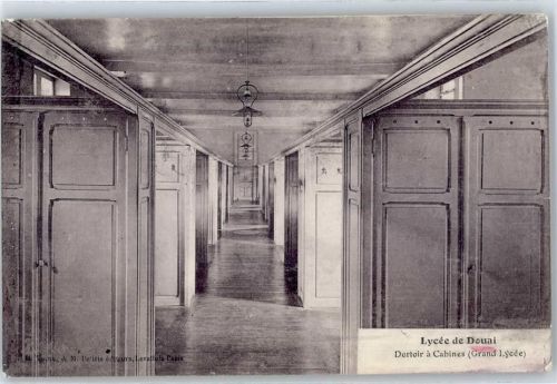 Douai Schule Innen