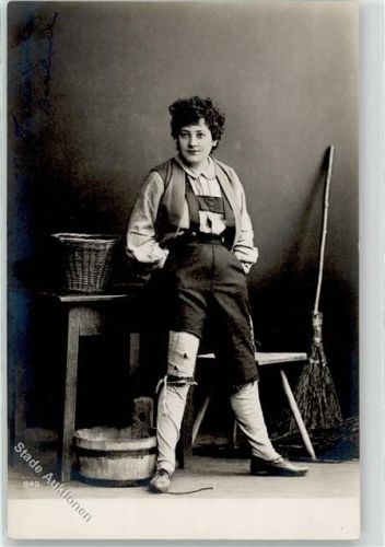 Frau
