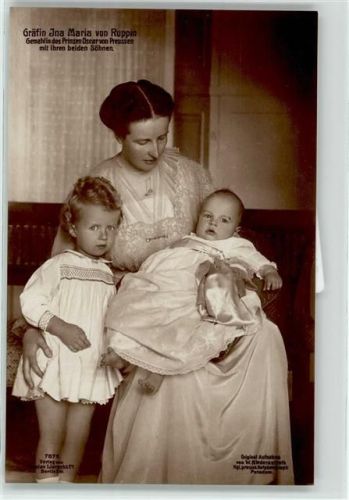Gräfin Ina Maria von Ruppin mit ihren Söhnen