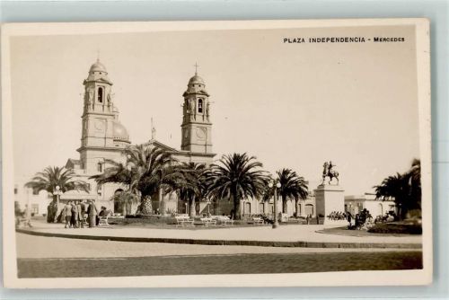 Montevideo Plaza Independencia Mercedes
