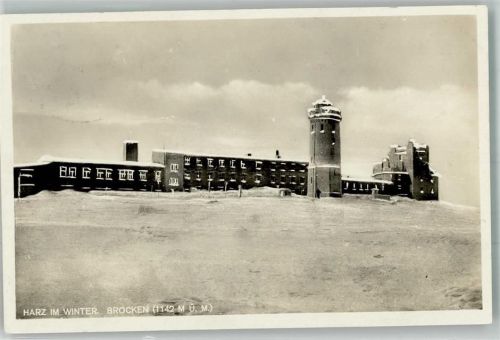 Brocken 1929 Das tief verschneite Brocken-Hotel und Turm