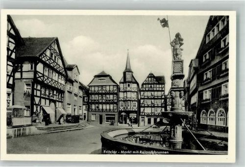 Fritzlar Markt mit Rolandsbrunnen