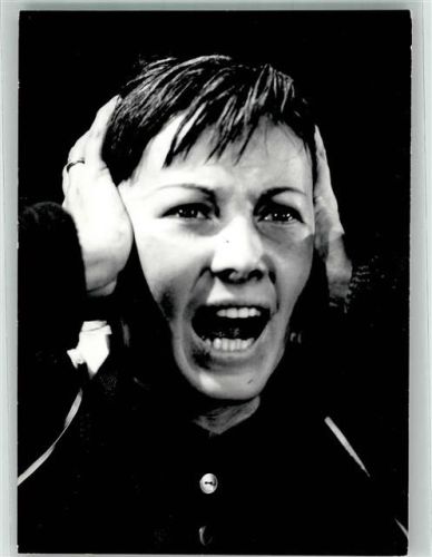 Kreuzberg Portrait von Gerty Reiter an der Schaubühne Fotograf Harry Croner