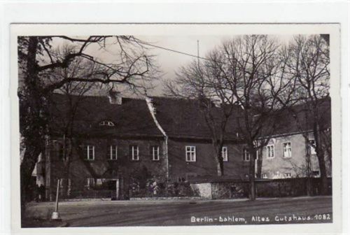 Berlin Zehlendorf, Dahlem mit altem Gutshaus ungelaufen Gute Erhaltung.
