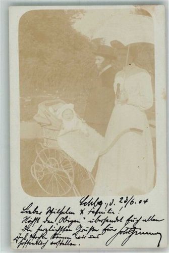 Schöneberg 1904 Junges elegantes Paar mit Baby im Kinderwagen Ort lt. Fotograf