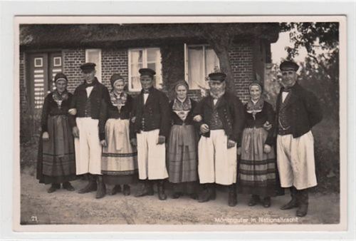 Mönchguter in Nationaltracht gelaufen, 1938. Gute Erhaltung.