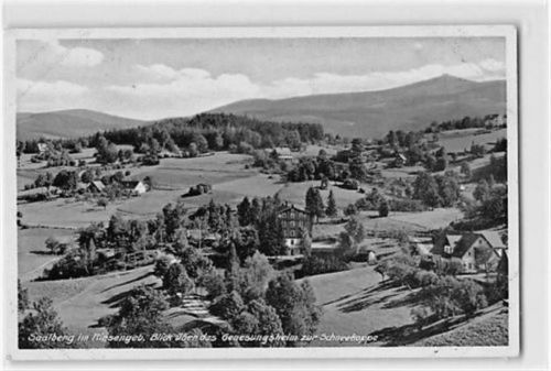 Saalberg - Kreis Hirschberg / Jelenia Góra im Riesengebirge mit Blick über das Genesungsheim zur Schneekoppe gelaufen. Gute Erhaltung.