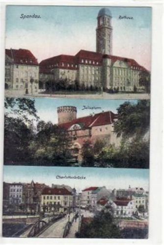 Berlin Spandau mit 3 Abbildungen ungelaufen Gute Erhaltung.