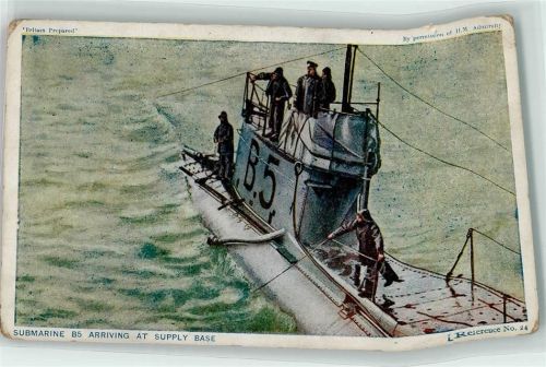 Submarine B5 arriving at supply Base U-Boot Gebrauchsspuren