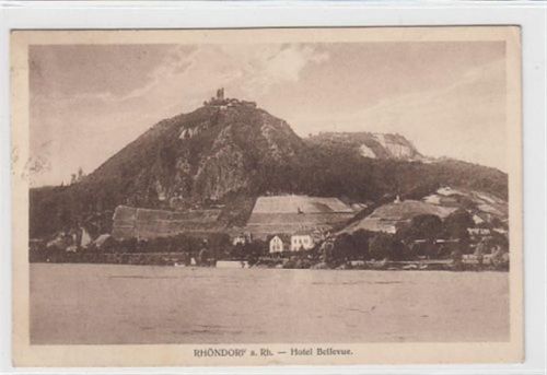 Rhöndorf am Rhein. Gesamtansicht mit Hotel Bellevue gelaufen, 1925 kleiner Knick oben rechts und unten links, Vorder- und Rückseite fleckig, kleine Beschädigung am Rand unten in der Mitte, sonst gut erhalten