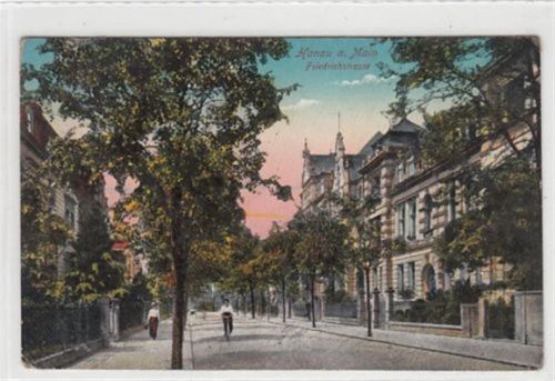 Hanau Hanau. Friedrichsstraße. Feldpost, Stempel von 1917. leichte Eckabschürfungen, leichter Stempeldurchdruck, sonst gut erhalten