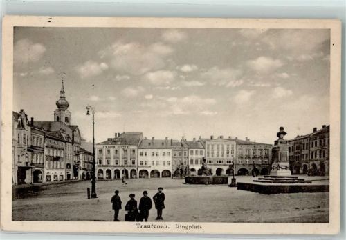 Trutnov Trautenau - Ringplatz Brunnen Geschäfte