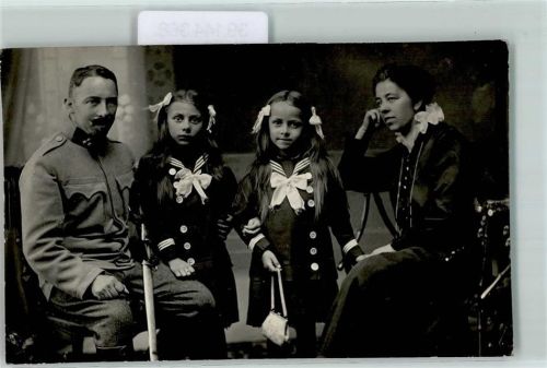 83410 W8229 Laufen , Salzach Foto AK Familienphoto Ort lt. Verlag