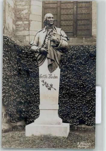 Bückeburg Gottfried Herder-Denkmal vor der Stadtkirche