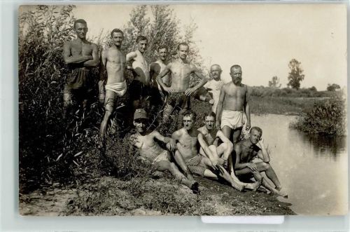 Badetag am Fluss WK I AK Soldat Privatfoto AK