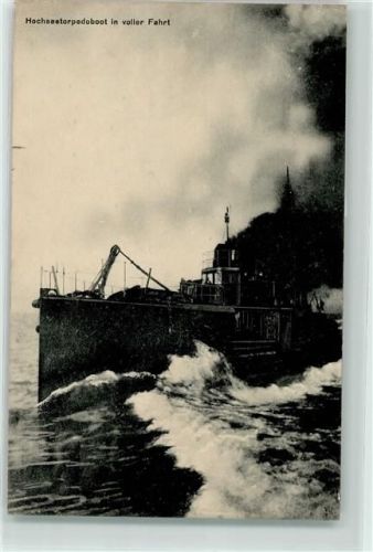 Hochseetorpedoboot in voller Fahrt