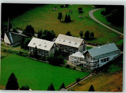 Falkau 2000 Fliegeraufnahme des Familienerholungsheim Haus Gertrud mit Kapelle Hl. Elisabeth von Thüringen