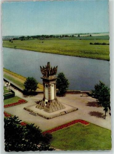 Torgau Sowjetisches Ehrenmal an der Elbe