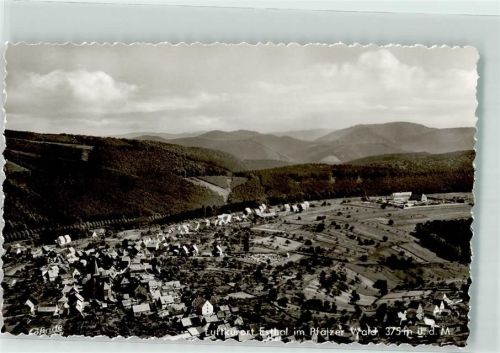 Esthal Fliegeraufnahme von Esthal